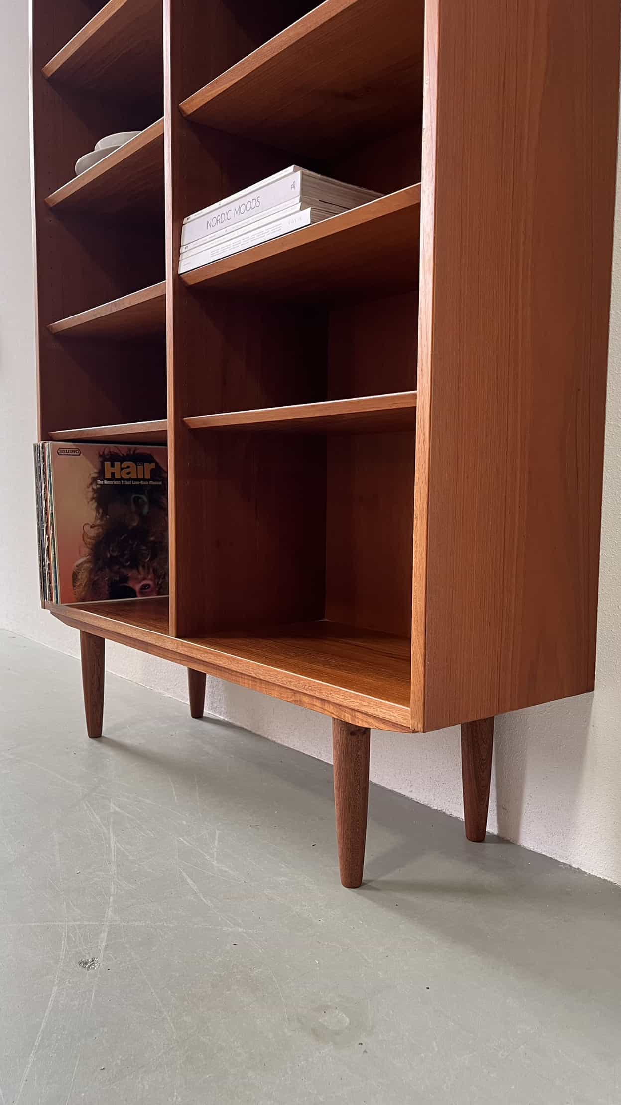 
                  
                    Poul Hundevad kast
                  
                