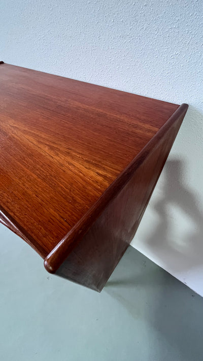 
                  
                    Grote ladekast 6* teak
                  
                