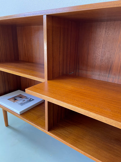 
                  
                    Teak boekenkast
                  
                