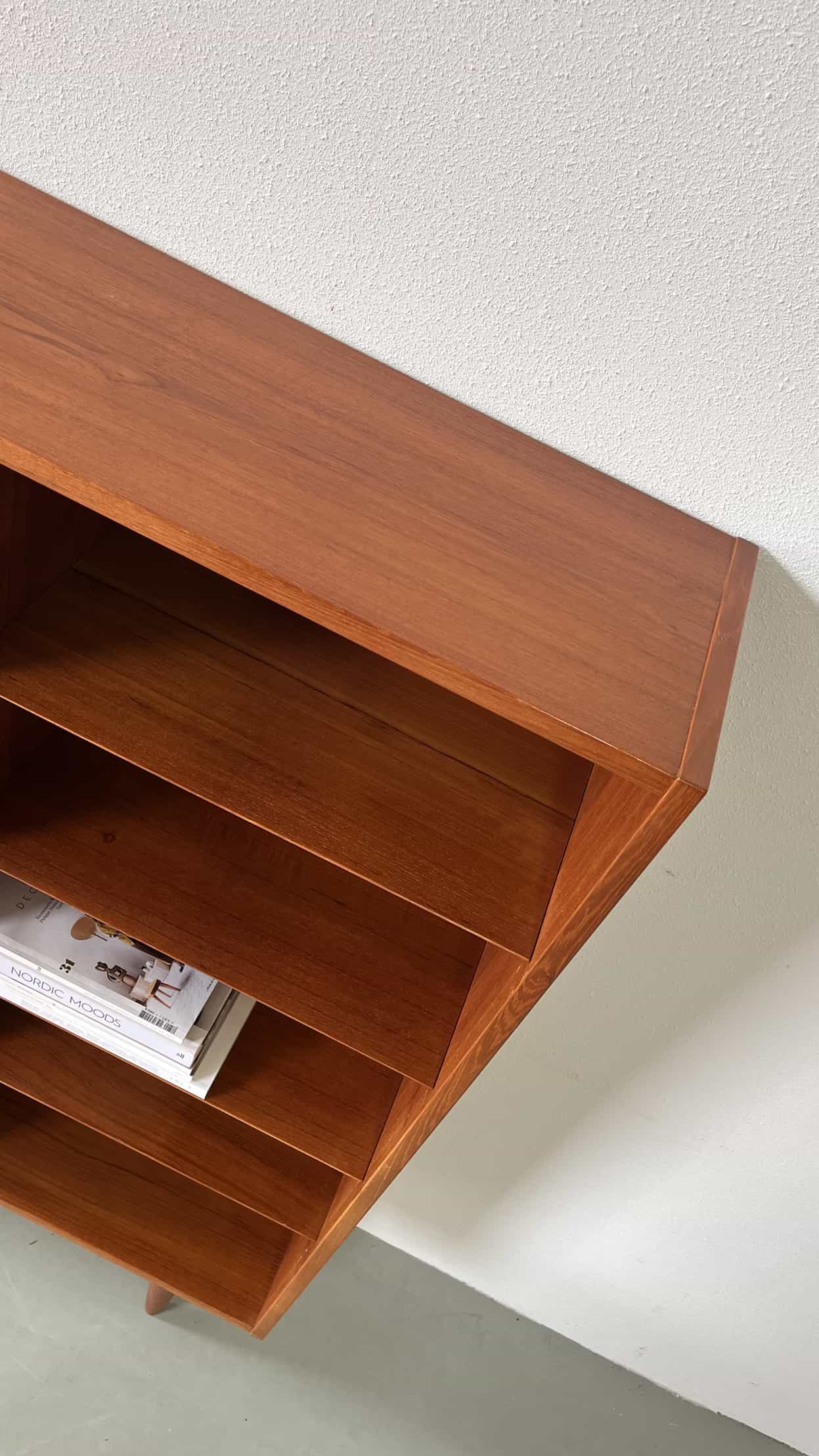 
                  
                    Poul Hundevad kast
                  
                