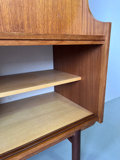 
                  
                    Vintage highboard ‘60
                  
                