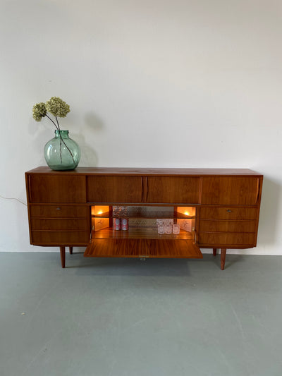 
                  
                    Deens sideboard bar
                  
                