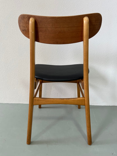 
                  
                    Vintage Deense stoelen teak skai 
                  
                