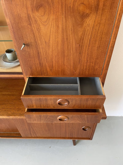 
                  
                    Jaren ‘50 highboard - buffetkast - LOUI.STORE
                  
                