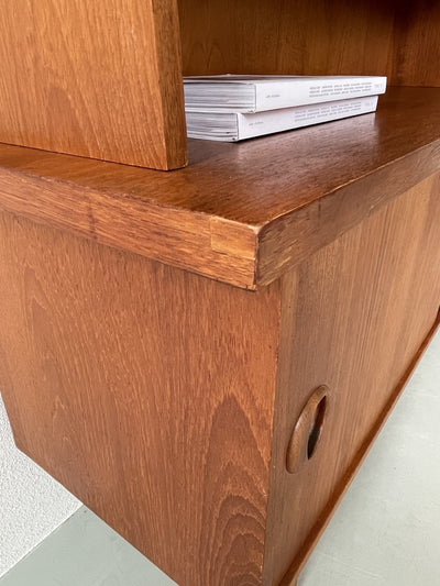 
                  
                    Jaren ‘50 highboard - buffetkast - LOUI.STORE
                  
                