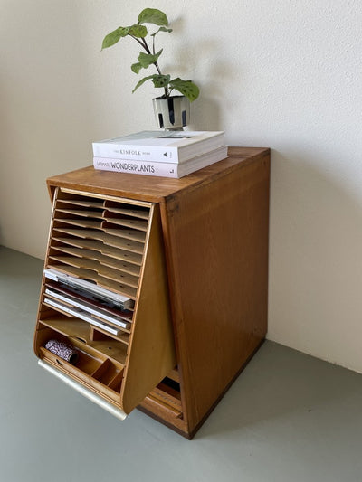 
                  
                    Jaren ‘50 roldeurkast - LOUI.STORE
                  
                