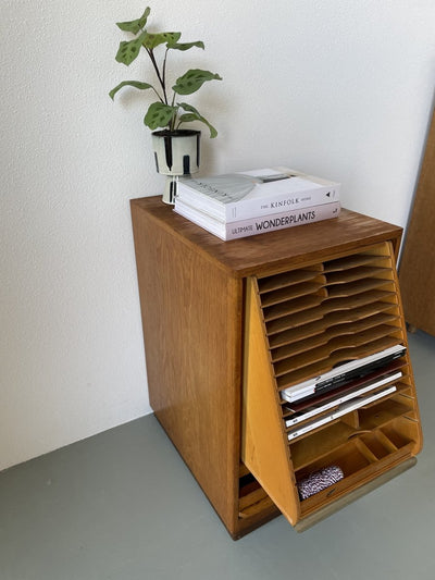 
                  
                    Jaren ‘50 roldeurkast - LOUI.STORE
                  
                