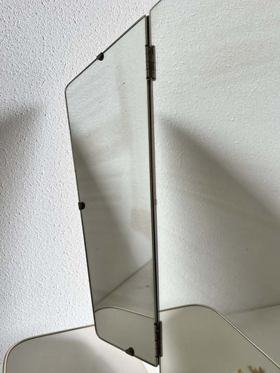 
                  
                    Jaren ‘60 wand-kaptafeltje - LOUI.STORE
                  
                