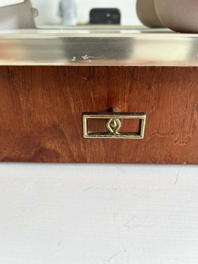 
                  
                    Jaren ‘60 wand-kaptafeltje - LOUI.STORE
                  
                