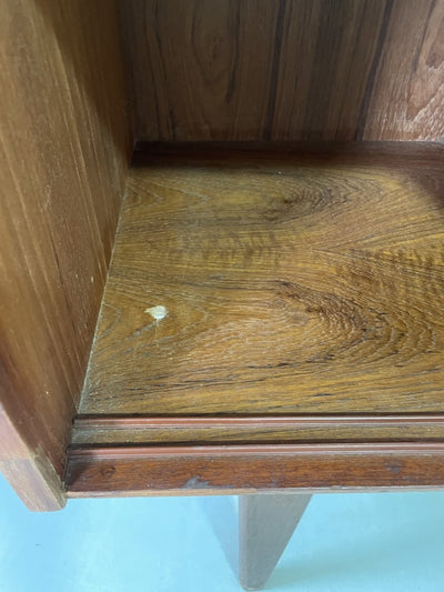 
                  
                    Klein sideboard schuifdeurtjes - LOUI.STORE
                  
                