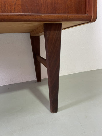 
                  
                    Klein sideboard schuifdeurtjes - LOUI.STORE
                  
                