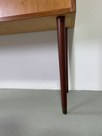 
                  
                    Klein sideboard teak en eik - LOUI.STORE
                  
                