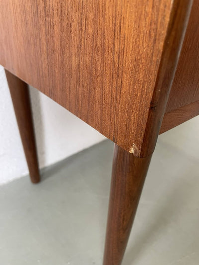 
                  
                    Klein teak ladekastje *2 - LOUI.STORE
                  
                