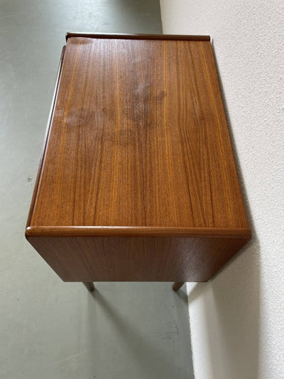 
                  
                    Klein teak ladekastje *2 - LOUI.STORE
                  
                