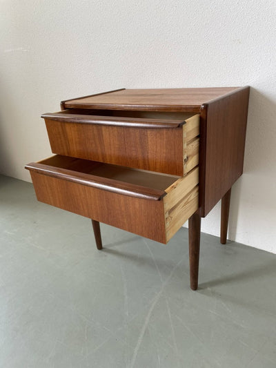 
                  
                    Klein teak ladekastje *2 - LOUI.STORE
                  
                