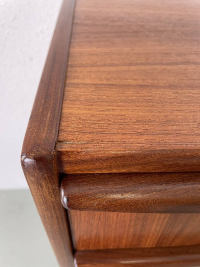 
                  
                    Klein teak ladekastje *2 - LOUI.STORE
                  
                