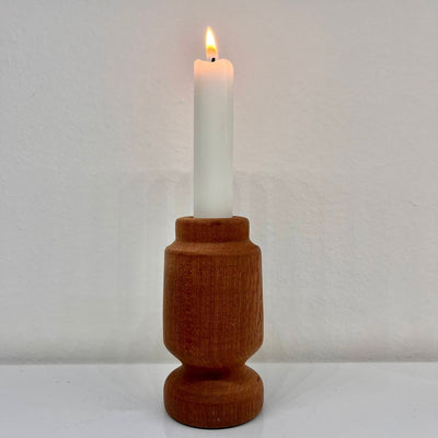 
                  
                    Kleine houten kandelaars - LOUI.STORE
                  
                