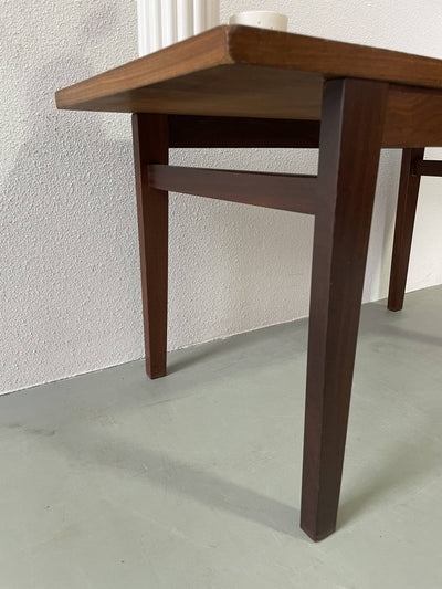 
                  
                    Kleine strakke salontafel - LOUI.STORE
                  
                