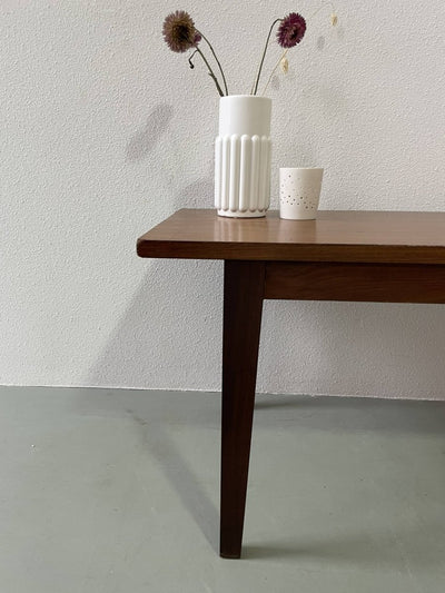 
                  
                    Kleine strakke salontafel - LOUI.STORE
                  
                
