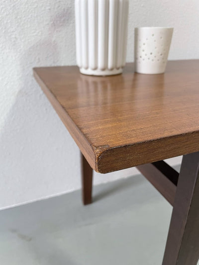 
                  
                    Kleine strakke salontafel - LOUI.STORE
                  
                