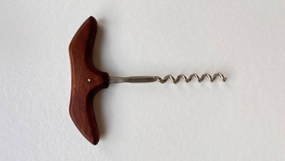 
                  
                    Kurkentrekker teak - LOUI.STORE
                  
                