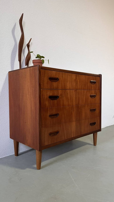 
                  
                    Ladekast 4* donkere greep - LOUI.STORE
                  
                