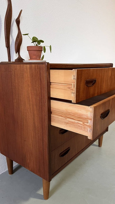 
                  
                    Ladekast 4* donkere greep - LOUI.STORE
                  
                