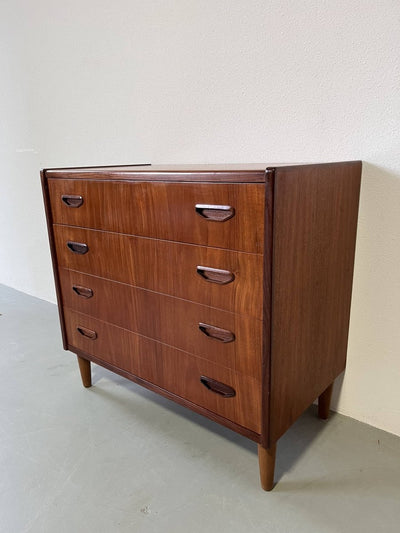 
                  
                    Ladekast 4* donkere greep - LOUI.STORE
                  
                