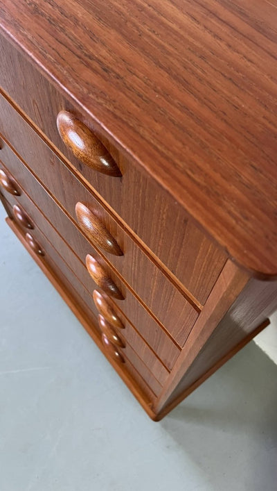 
                  
                    Ladekast *6 ronde greep - LOUI.STORE
                  
                