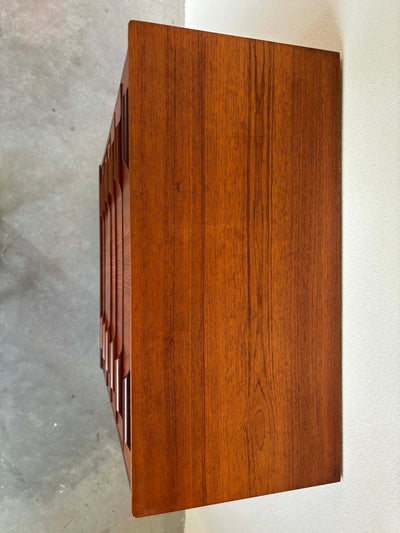 
                  
                    Ladekast *6 teak XL - LOUI.STORE
                  
                