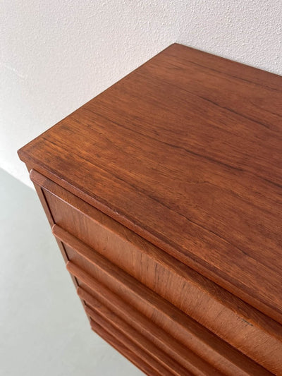 
                  
                    Ladekast *6 teak - LOUI.STORE
                  
                