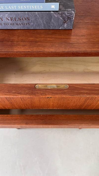 
                  
                    Ladekast *6 teak - LOUI.STORE
                  
                
