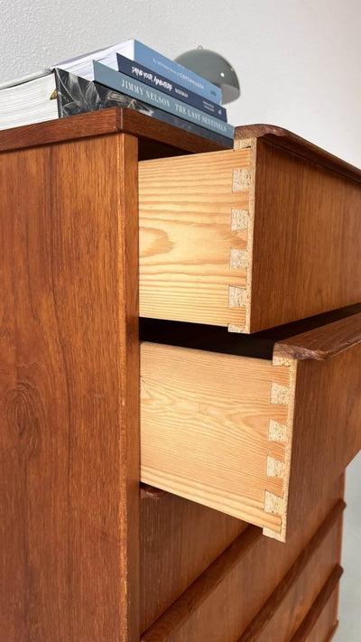 
                  
                    Ladekast *6 teak - LOUI.STORE
                  
                