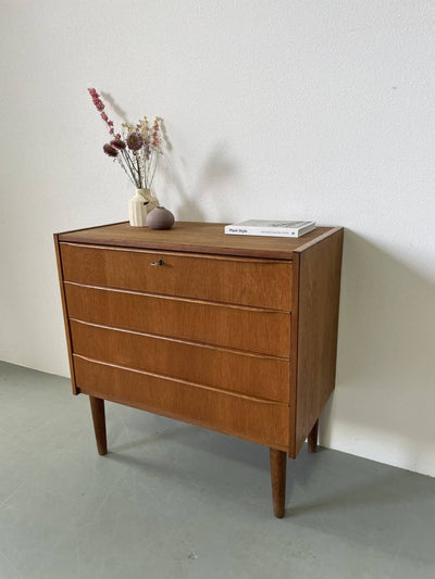 
                  
                    Ladekast in eik *4 - LOUI.STORE
                  
                