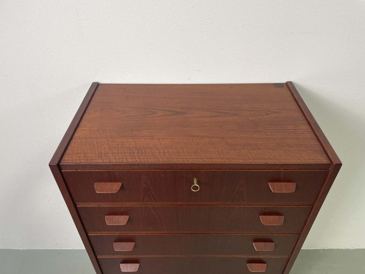 
                  
                    Ladekast Poul Volther teak 6* - LOUI.STORE
                  
                