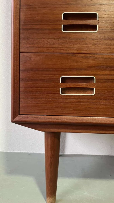 
                  
                    Ladekast teak 6* metal - LOUI.STORE
                  
                