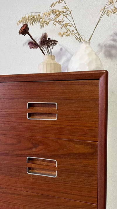 
                  
                    Ladekast teak 6* metal - LOUI.STORE
                  
                