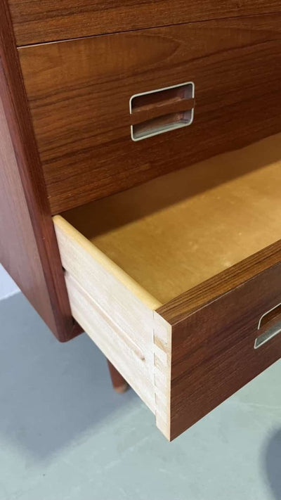 
                  
                    Ladekast teak 6* metal - LOUI.STORE
                  
                