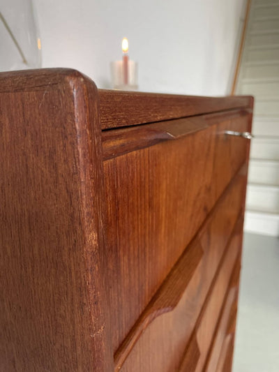 
                  
                    Ladekast teak 7* - LOUI.STORE
                  
                