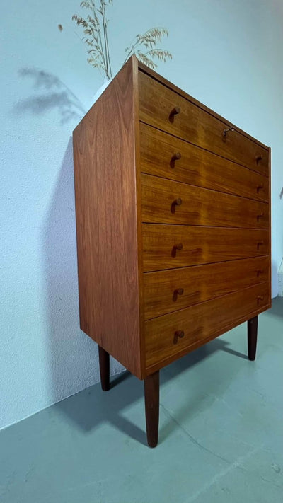 
                  
                    Ladekast teak Domino 6* - LOUI.STORE
                  
                