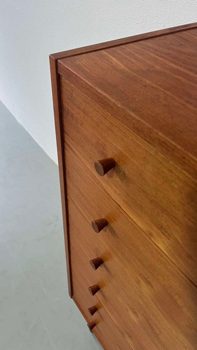 
                  
                    Ladekast teak Domino 6* - LOUI.STORE
                  
                