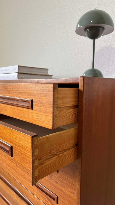 
                  
                    Ladekast teak rechte handgreep - LOUI.STORE
                  
                