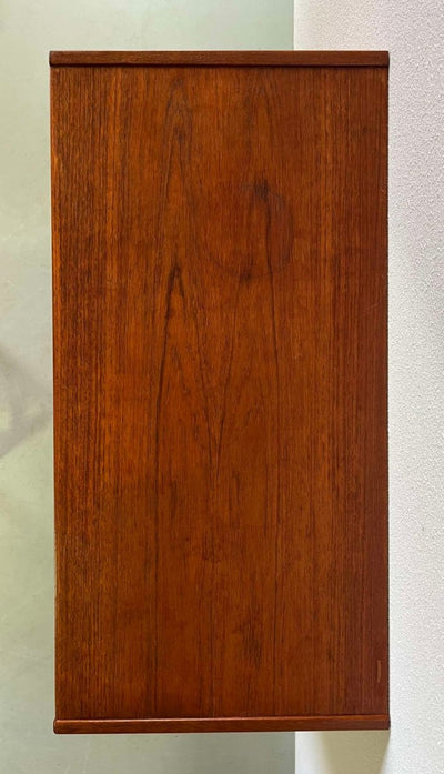 
                  
                    Ladekast teak rechte handgreep - LOUI.STORE
                  
                