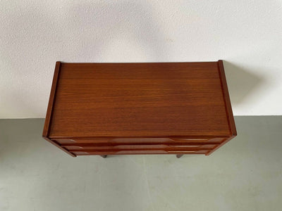 
                  
                    Ladekastje *3 in teak - LOUI.STORE
                  
                