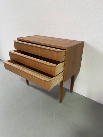 
                  
                    Ladekastje in eik - LOUI.STORE
                  
                