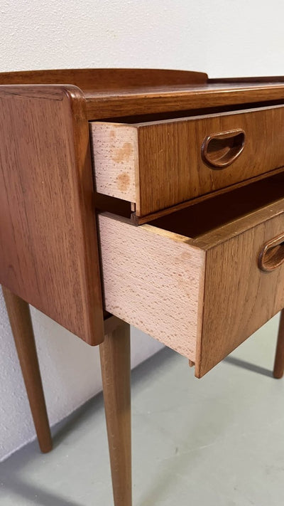 
                  
                    Ladekastje teak 2 lades - LOUI.STORE
                  
                