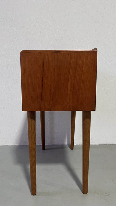 
                  
                    Ladekastje teak 2 lades - LOUI.STORE
                  
                