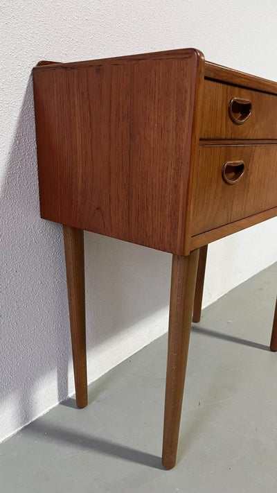 
                  
                    Ladekastje teak 2 lades - LOUI.STORE
                  
                