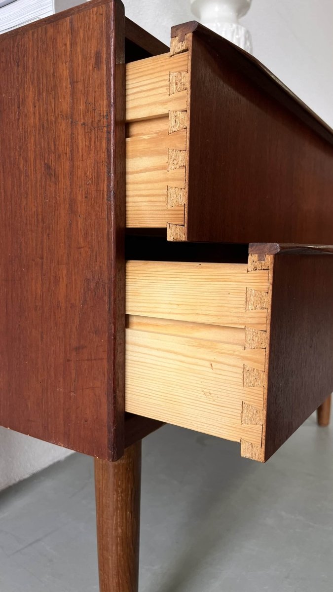 
                  
                    Lage ladekast teak - LOUI.STORE
                  
                