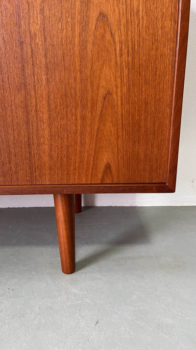 
                  
                    Lang lowboard teak - LOUI.STORE
                  
                